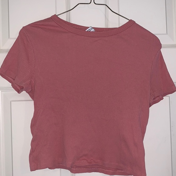 Cute basic pink tee - Picture 1 of 2